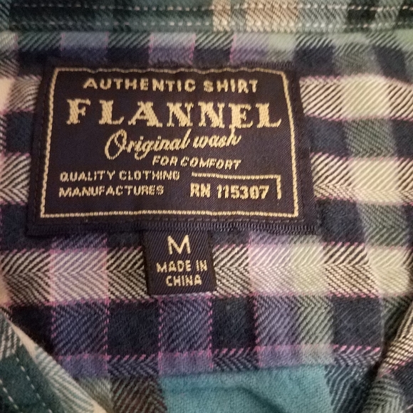 Two Soft Plaid Cotton Flannel Men Shirts Sz M Bundle - Picture 3 of 6